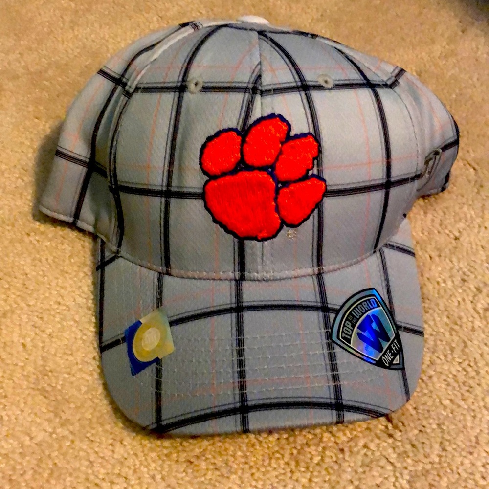 NWT Clemson Top of the World one Fit ball cap